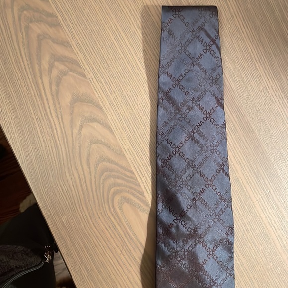 Mens Dolce Gabbana tie. Bluey/grey colour with embossing of brand. - Picture 2 of 11